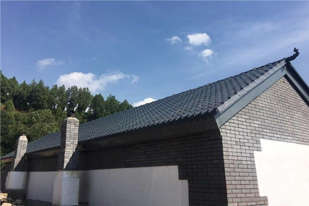 合成树脂瓦作为一种新型屋面材料,正在异军突起