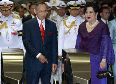 普密蓬权力滔天的可怜人被王后戴绿帽选王储都得看人脸色