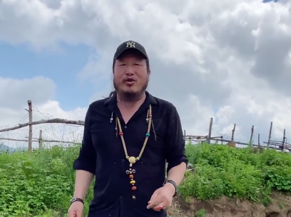 毛子哥直播力挺恩克称挖墙脚是团队的锅自己和恩克还是好兄弟