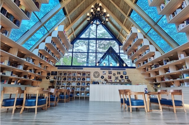 寻找身边的诗与远方森波拉清时光森林书吧揭牌