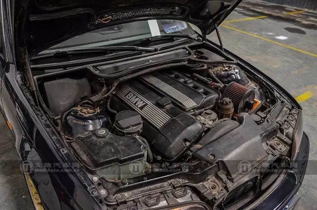 图:m54b25发动机多服役在325i(e46)中,但安岩觉得原厂发动机毕竟年岁