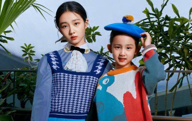 黄磊的二女儿长大了灵气逼人比姐姐多多还漂亮