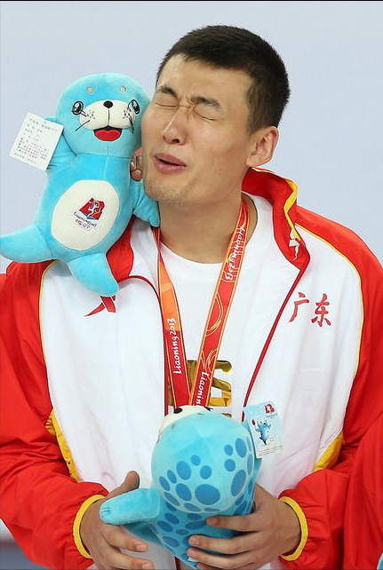 有人说cba广东队13年11冠靠的是苏伟具体是怎么回事