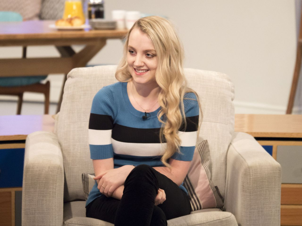 卢娜伊文娜林奇推出回忆录分享与厌食症抗争的经历