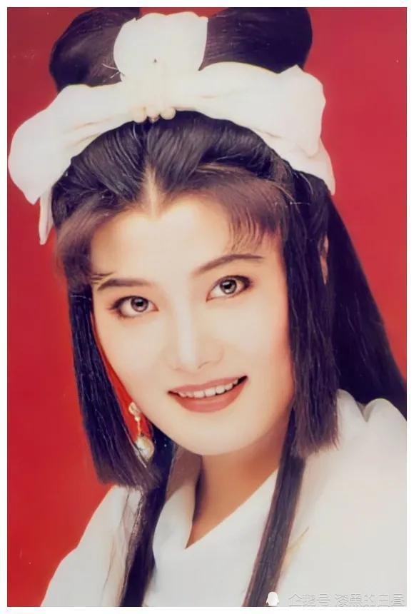 52岁武打女星杨丽菁,小鲜肉时代选择退让,不老女神整容过度?_腾讯新闻