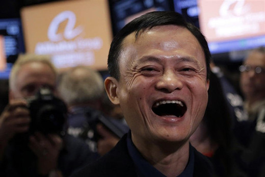 马云问黄渤"你觉得我长得怎么样?"黄渤一个回复全场笑了._腾讯新闻