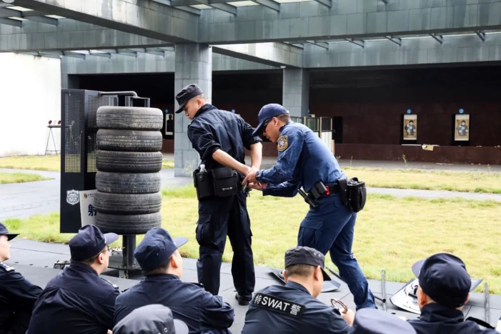 秋日風雖勁練兵正當時江陽公安組織開展實戰大練兵全警基本能力集中