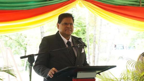 苏里南总统出席华人定居苏里南168周年纪念活动