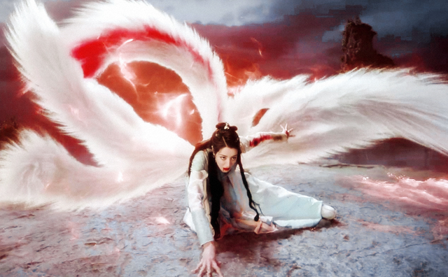 跟《三生三世枕上书》了,迪丽热巴扮演"凤九"的角色真是一个小可爱呀