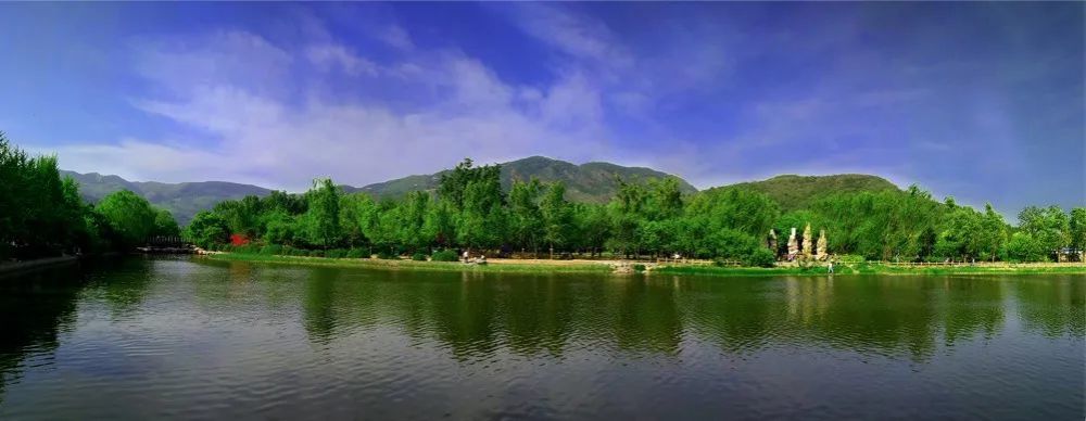 園博湖,蓮石湖,門城湖; 八園: 園博園,北宮國家森林公園,雲崗森林公園