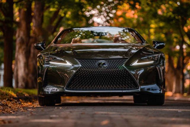 2021款雷克萨斯lc 500敞篷跑车:越来越罕见的v8