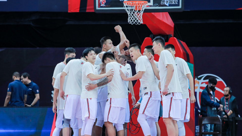 cba CBA初现格局！广东辽宁无人可挡，上海成最大黑马，新疆一落千丈