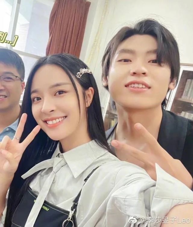 她重度恋爱脑 今天,#李莎旻子微博评论区#冲上热搜,她男友"隔壁老樊""