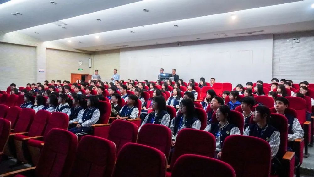 观红色电影承革命精神余姚市五职校开展观影建党伟业学党史践初心主题