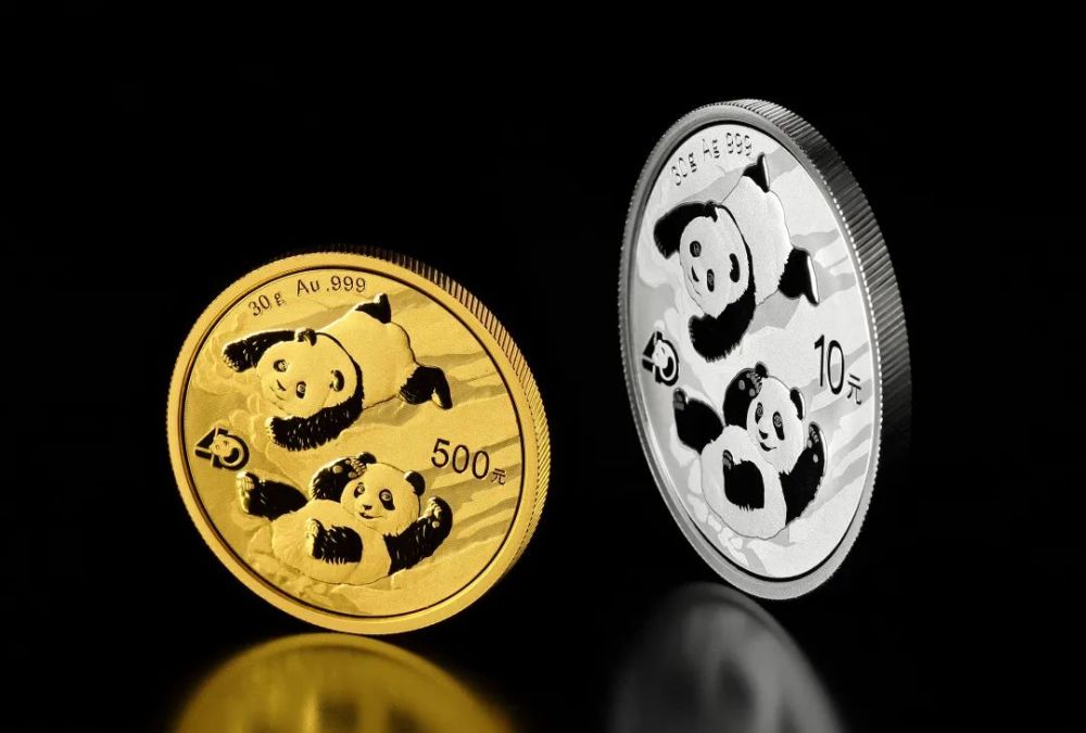 2022年熊猫金银币各规格全面到货,现货抢鲜发售!_腾讯新闻