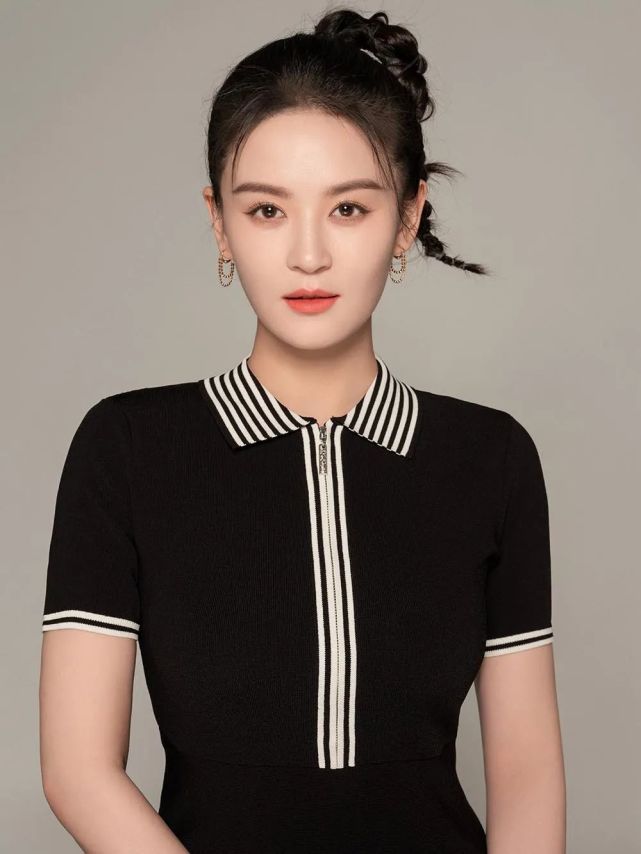 曾一萱风起西州角色海报曝光异域红衣造型明艳