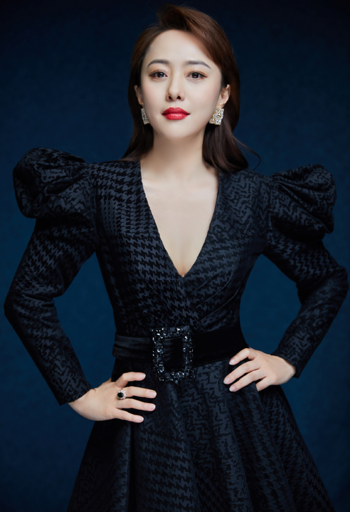 第一次亲密接触后嫁大12岁央视名嘴沙桐刘园园为爱有多勇