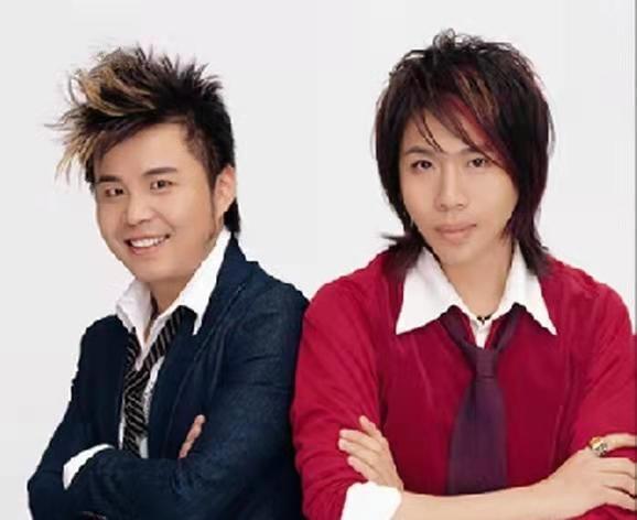 水木年华主唱卢庚戌的爱情故事,热血在前,老婆在后