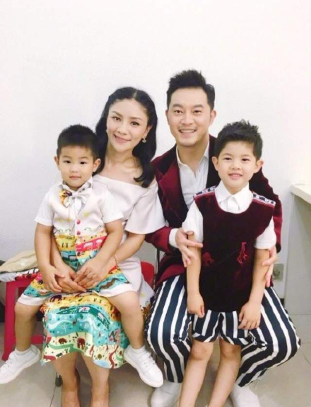 沙溢老婆胡可晒近况,只拍侧脸穿着宽松,被网友质疑怀第三胎?