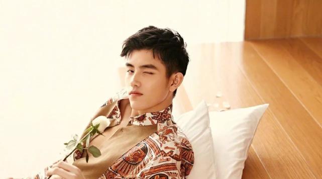 娱乐点评罗云熙孟美岐白鹿倪妮陈飞宇王玉雯