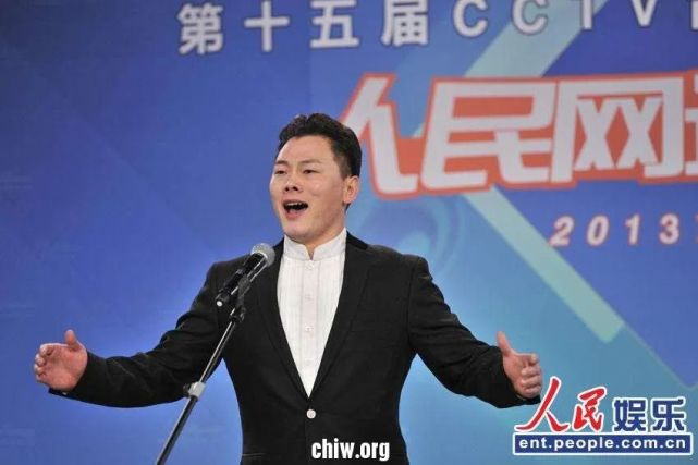 里)今天我们介绍来自河南南阳桐柏县月河镇的男高音歌唱家池浩东宗亲