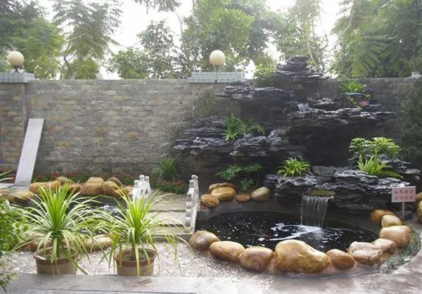 私家花园假山欣赏