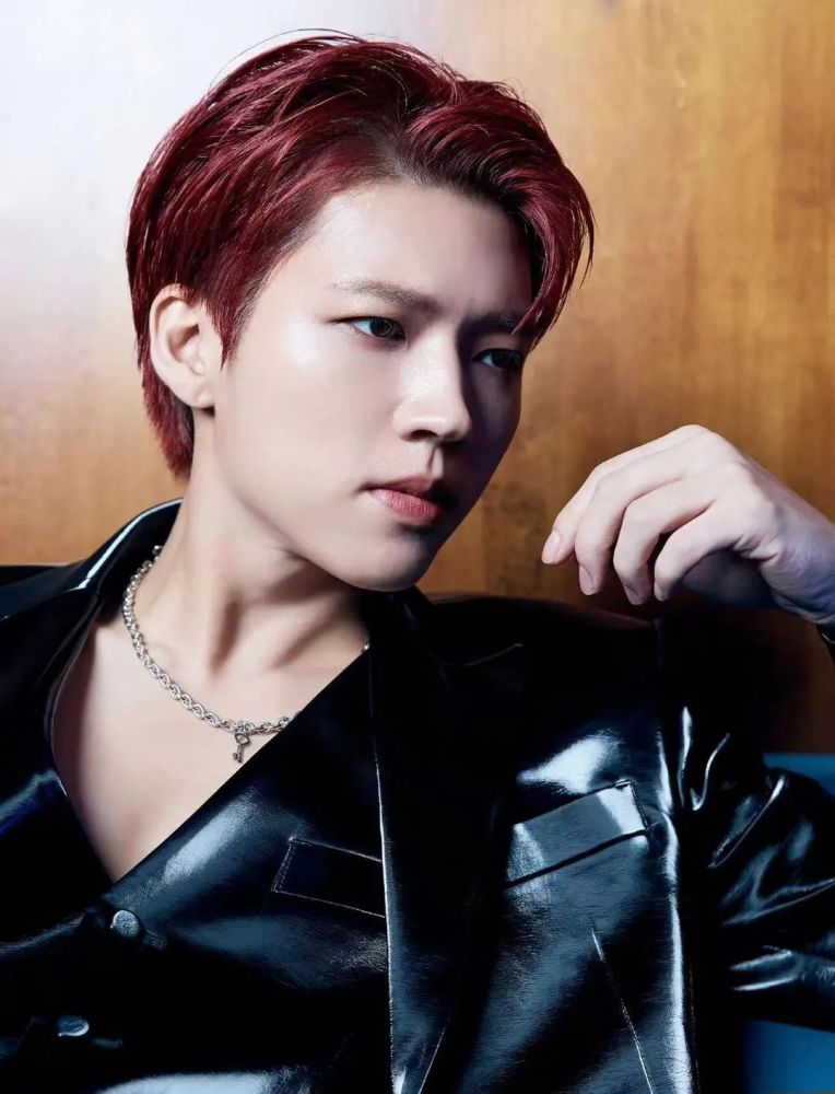 他是infinite南优铉一个结合完美颜值和才华于一身的