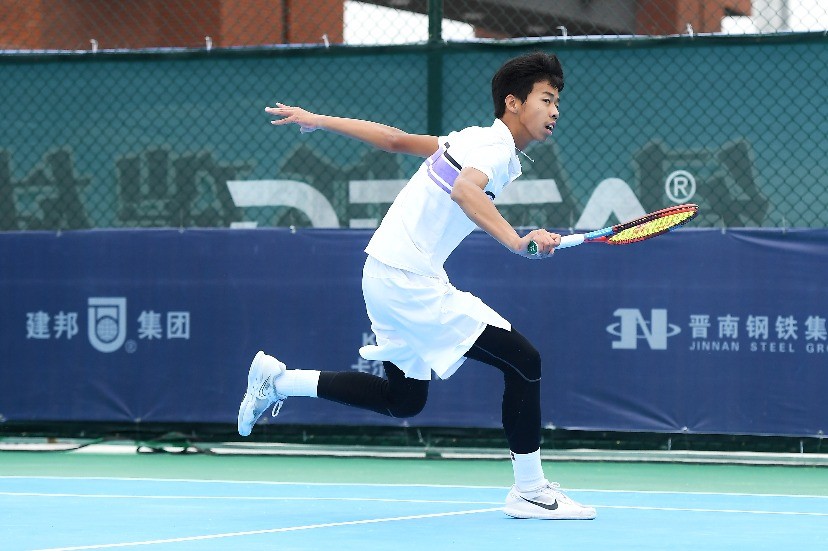 孙正宇今年5月举行的cta800日照站是孙正宇在中国网球巡回赛上的首秀