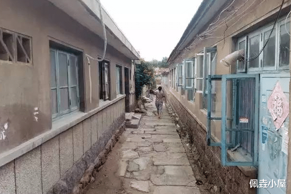 青岛"奇怪"的城中村,体力工作者的"天堂",越老越吃香