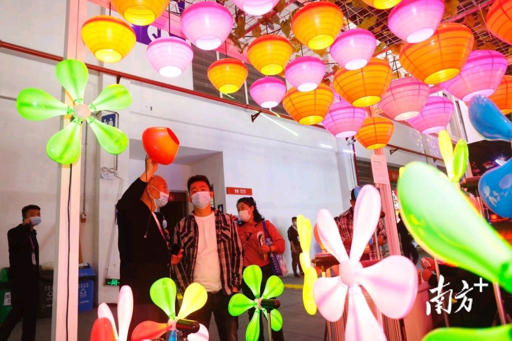 技术交流和灯光文化娱乐,向世界展现文化,旅游和产业融合的古镇样本