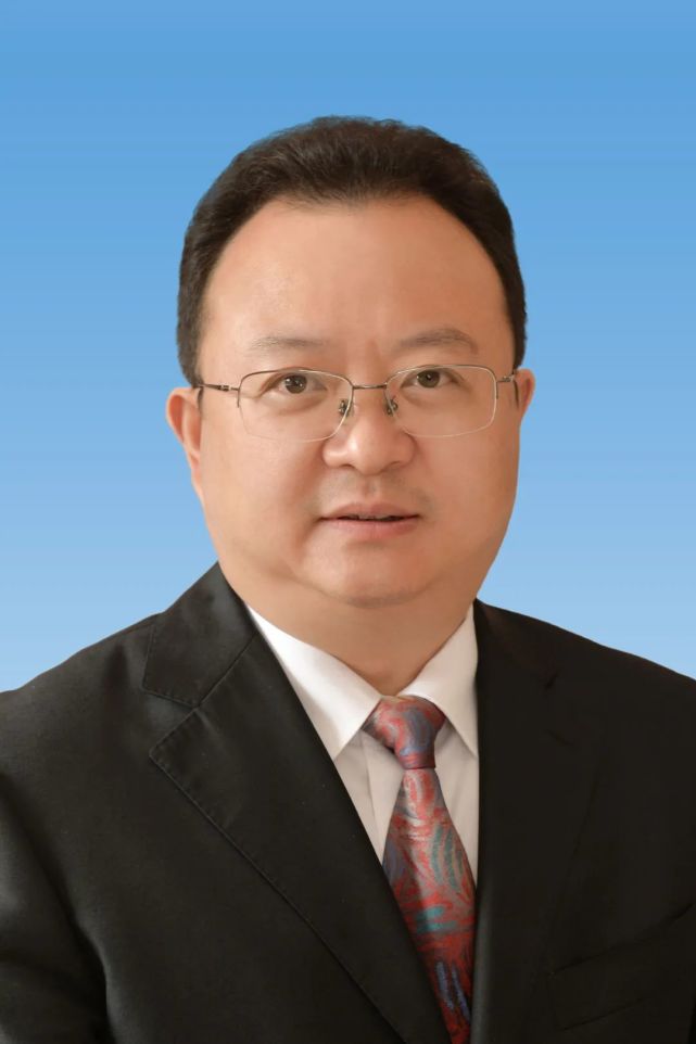 1969年6月生,大学学历,中共党员,现任内江市委副书记,市人民政府市长