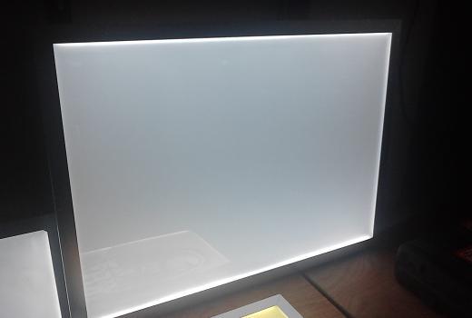 铝制超薄灯箱图片