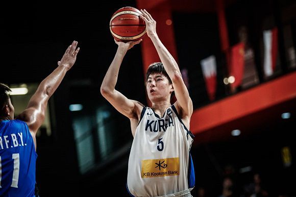 三分命中率44.2%,模板汤普森!韩国天才,要打进nba了