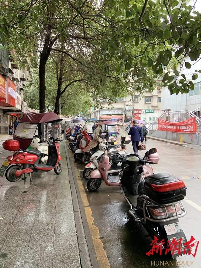 记者在你身边怀化汽车西站购票麻阳路口乘车去趟麻阳不容易