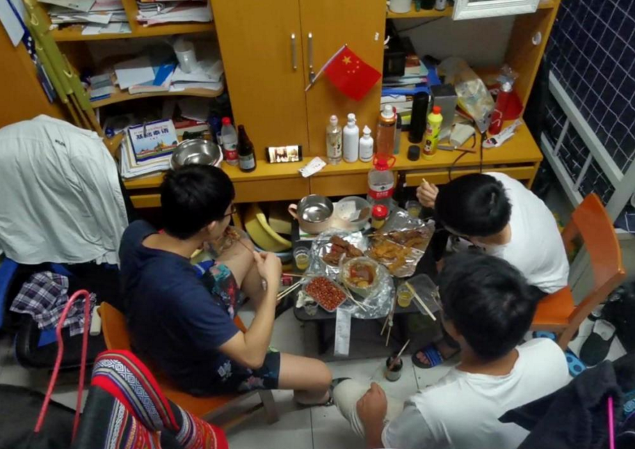 大学宿舍"讨厌行为"排行,带饭还不算太反感,榜首让人无法忍受