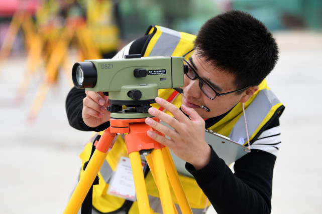 巢马城际铁路项目现场举行,来自安徽省重点工程建设岗位上的36名青年