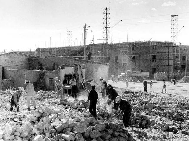 城市相册1975年至1985年的克拉玛依