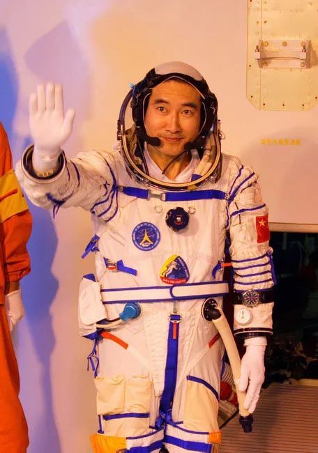 翟志刚身体会失重但心灵永不失重中国航天员