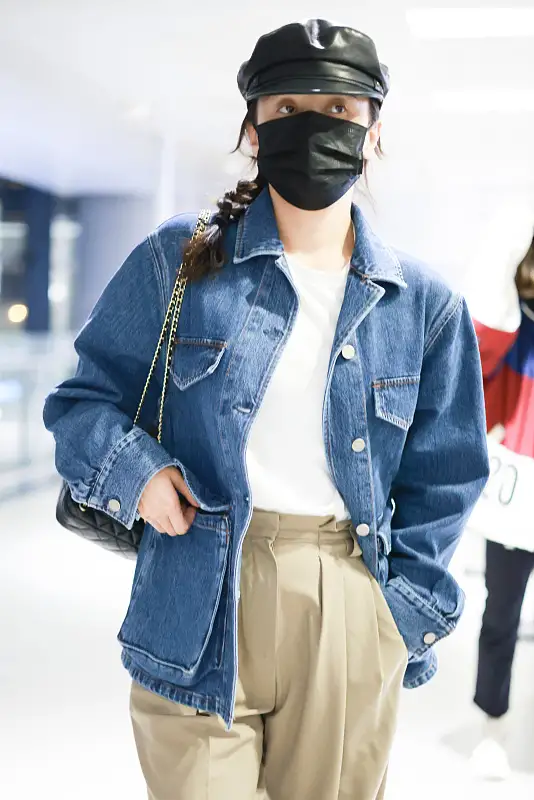 “风衣＋奶奶裤”，2021秋冬最吸睛的搭配来了！日本的韩国人