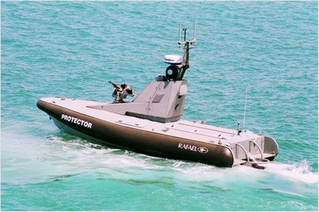 跟无人机类似的装备，以色列“保护者”武装无人艇关于圣诞节的对话英语四个人