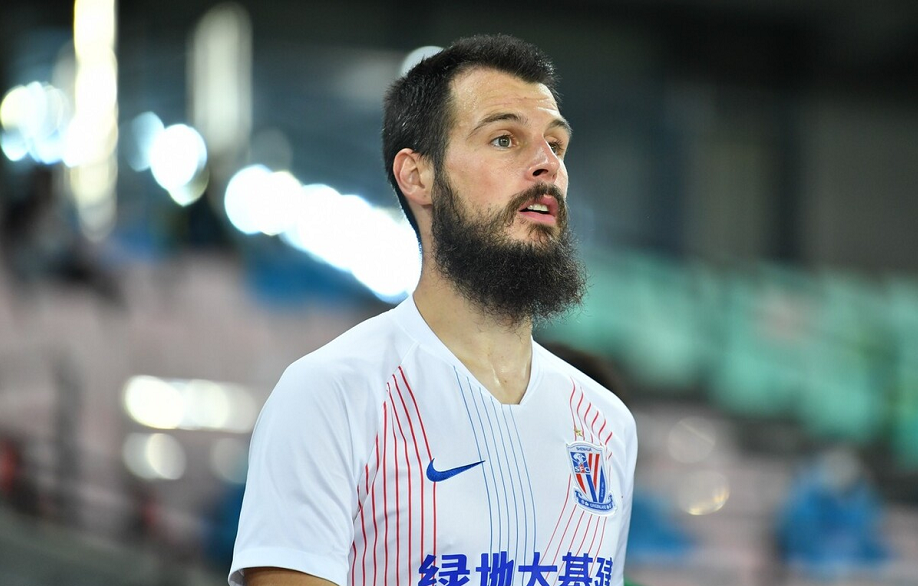 约尼奇成为申花后防新核心,足协杯表现不俗,赢得球迷认可