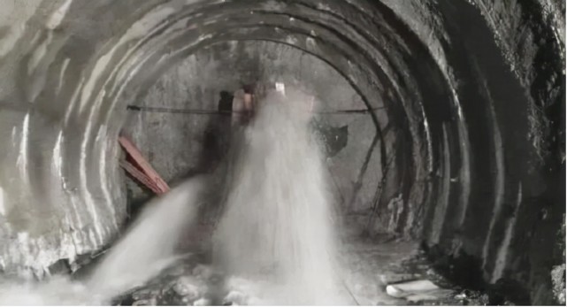 最大埋深995米耗时12年中国建世界最难隧道外国人当场叹服