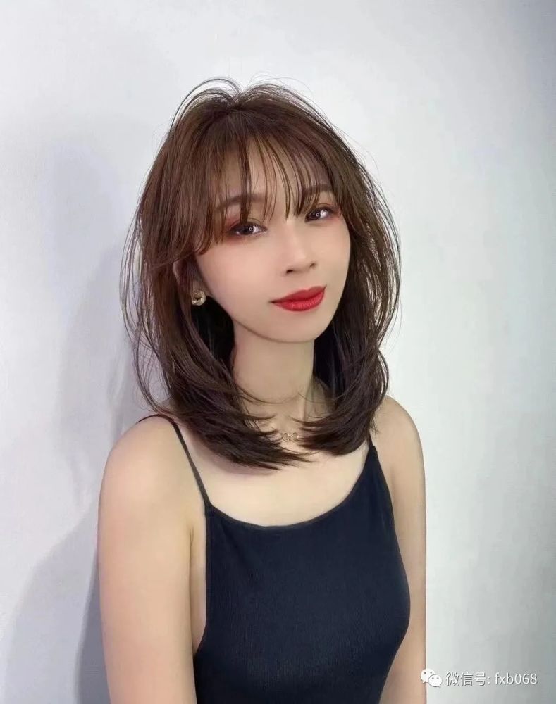 "清纯锁骨发,"嫩到18岁!