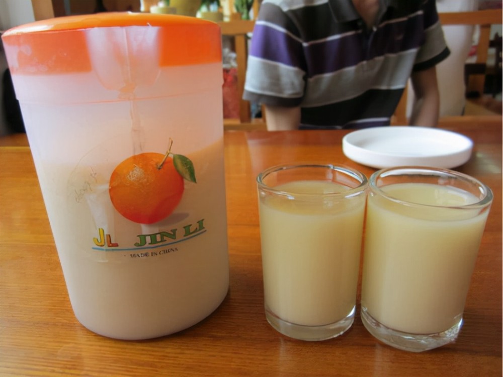 2,梅兰春酒取自下河地区的精良糯米,采用传统工艺酿制而成.