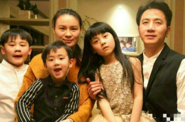 林生斌现身小贞墓地,指责千惠造谣并报警,宋祖德还在煽动舆论_腾讯