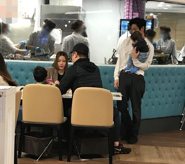 女星方皓玟宣布与日本老公离婚,二人因疫情分居两年没见面