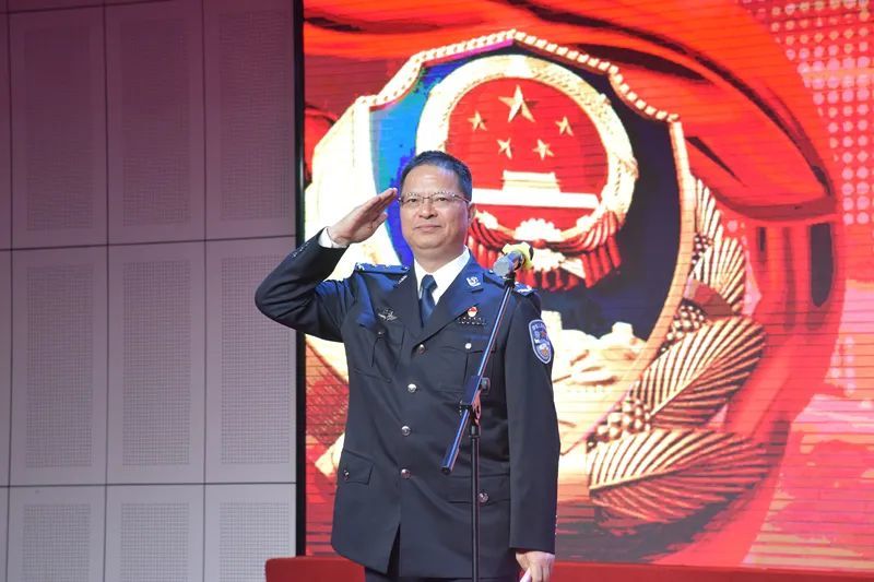 "福建省公安厅党委原委员,福州市原副市长,公安局原局长潘东升从未