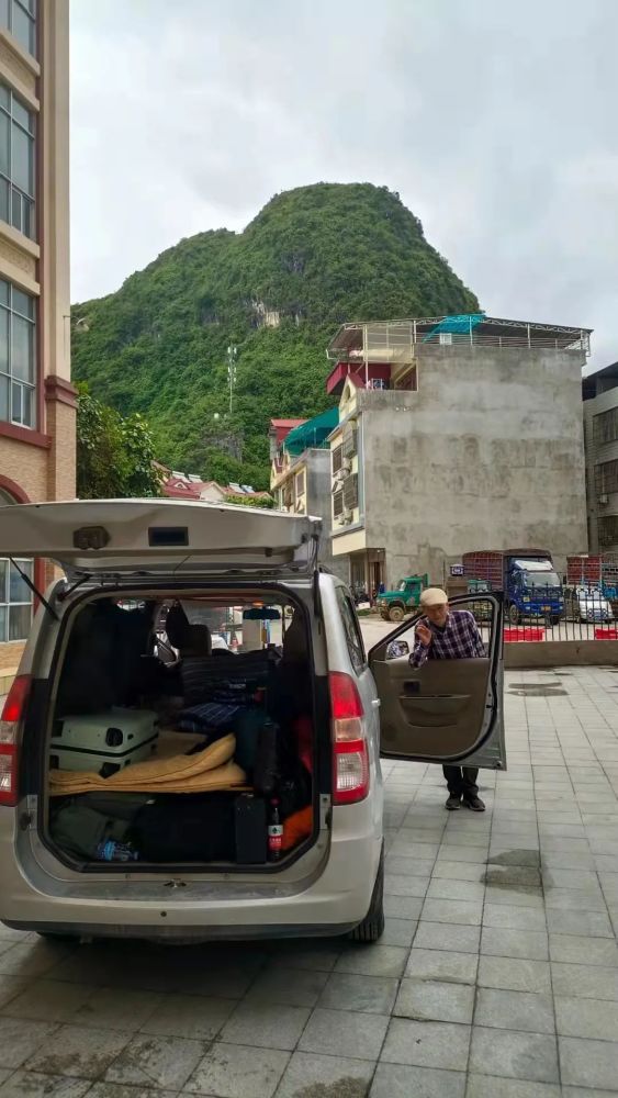 关于两口子骑自行车旅游抖音网红的信息
