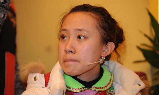 33岁单亲妈妈丫蛋,被赵本山捧了整整9年,如今和儿子相依为命