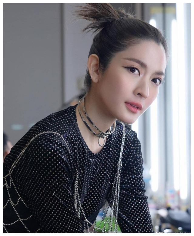 女神依然是单身泰星aff亲口澄清所有的绯闻对象都是兄弟